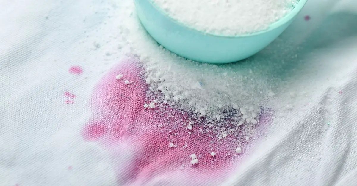 How Does Laundry Detergent Get Rid of Stains
